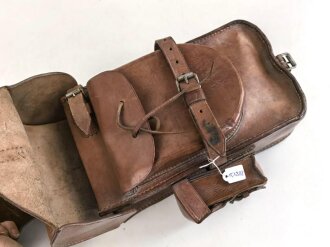 Ulanenregiment 16, Paar Packtaschen für Offiziere, guter Zustand, ungereinigt, im Deckel gestempelt