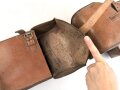 Ulanenregiment 16, Paar Packtaschen für Offiziere, guter Zustand, ungereinigt, im Deckel gestempelt