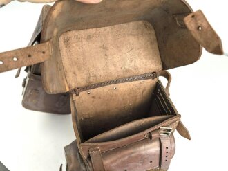 Kaiserreich, Paar Packtaschen für Offiziere, guter Gesamtzustand, ungereinigt