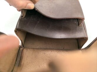 Paar " kleine " Packtaschen für Offiziere. Unmarkiert, so im Kaiserreich, aber auch in den 20/30iger Jahren getragen. Guter Zustand