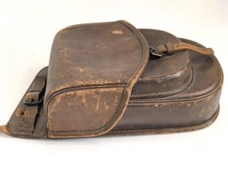 Paar " kleine " Packtaschen für Offiziere. Unmarkiert, so im Kaiserreich, aber auch in den 20/30iger Jahren getragen. Guter Zustand