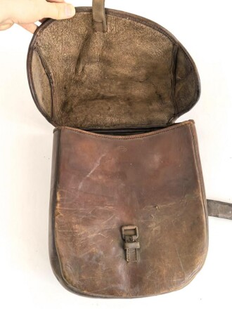 Kaiserreich und 1. Weltkrieg, Packtasche für Offiziere. Hersteller " L.Gilch Regimentssattler Colmar" Ungereinigtes Stück , etwa 25 x 35cm
