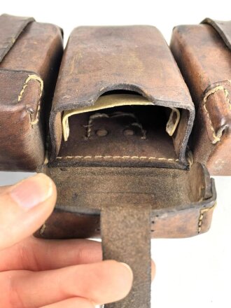 1.Weltkrieg , Patronentasche für Berittene. Leder trocken, datiert 1917