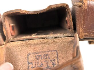 1.Weltkrieg , Patronentasche für Berittene. Ein Verschlussriemen defekt, datiert