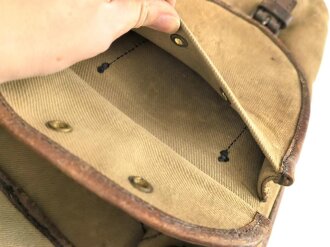 1.Weltkrieg, Paar Behelfspacktaschen aus Segeltuch. Ungereinigt, Stempel eines Train Depot
