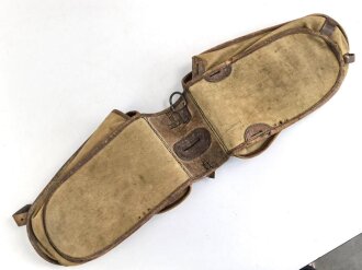 1.Weltkrieg, Paar Behelfspacktaschen aus Segeltuch. Ungereinigt, Stempel eines Train Depot