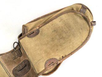1.Weltkrieg, Paar Behelfspacktaschen aus Segeltuch. Ungereinigt, Stempel eines Train Depot