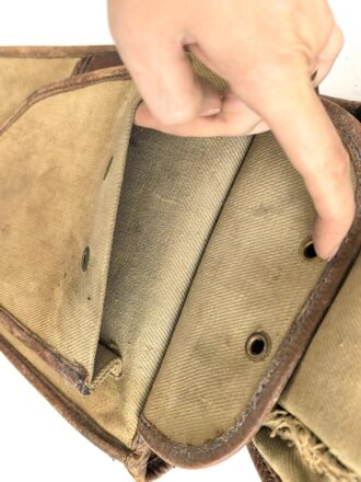1.Weltkrieg, Paar Behelfspacktaschen aus Segeltuch. Ungereinigt, Stempel eines Train Depot