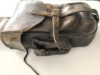 1. Garde Ulanen Regiment, Paar Packtaschen für Offiziere, ungereinigte Kammerstücke von 1915