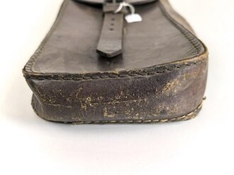 1. Weltkrieg, Tasche für Berittene, Riemen fehlt, datiert 1917