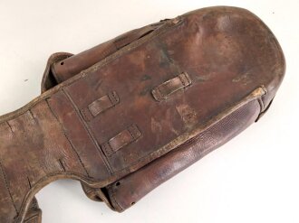1. Weltkrieg, Packtasche für Artillerie ?, Hersteller und 1917 gestempelt. Guter Gesamtzustand, ungereinigt