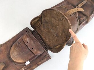 1. Weltkrieg, Packtasche für Artillerie ?, Hersteller und 1917 gestempelt. Guter Gesamtzustand, ungereinigt