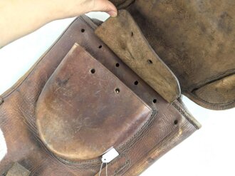 1. Weltkrieg, Packtasche für Artillerie ?, Hersteller und 1917 gestempelt. Guter Gesamtzustand, ungereinigt