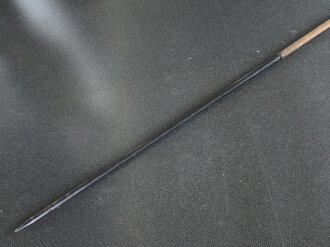 Preussen, Stahlrohrlanze Modell 1890 mit sechs Drahtösen. Kammerstück von 1890, der vordere Teil abgeschnitten und wieder angefügt. Sicherlich neuzeitlich lackiert. KEIN VERSAND