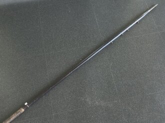 Preussen, Stahlrohrlanze Modell 1890/93. Die Drahtösen bereits durch vier Messingknöpfe ergänzt, so 1893 durchgeführt. Kammerstück von 1890. KEIN VERSAND, 3m Länge