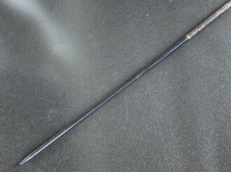 Preussen, Stahlrohrlanze Modell 1890/93. Die Drahtösen bereits durch  Messingknöpfe ergänzt, so 1893 durchgeführt. Kammerstück von 1890, inTeilen verbeult, überlackiert.  KEIN VERSAND