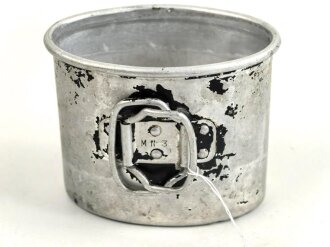 Trinkbecher für eine Feldflasche der Wehrmacht MN39