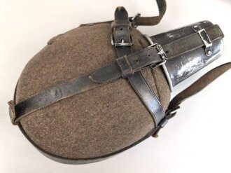 Labeflasche für Sanitätspersonal der Wehrmacht. C & C.W. 37. Ausnahmsweise mal mit den richtigen Trageriemen