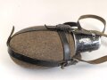 Labeflasche für Sanitätspersonal der Wehrmacht. C & C.W. 37. Ausnahmsweise mal mit den richtigen Trageriemen