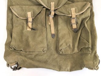 Tropenrucksack für Angehörige des Heeres. getragenes Stück, mit den zugehörigen Trageriemen