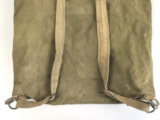 Tropenrucksack für Angehörige des Heeres. getragenes Stück, mit den zugehörigen Trageriemen