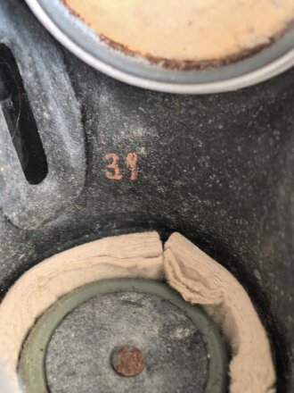 Luftschutz,  Volksgasmaske VM40 in Verpackung. Ungereinigt
