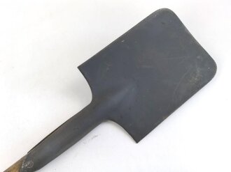 Luftschutz, gerader Spaten Wehrmacht, datiert 1938, für Luftschutz verausgabt. Höchstwahrscheinlich Originallack