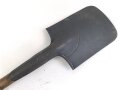 Luftschutz, gerader Spaten Wehrmacht, datiert 1938, für Luftschutz verausgabt. Höchstwahrscheinlich Originallack