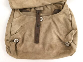 1. Weltkrieg, feldgrauer Brotbeutel. Ungereinigt, die Koppelschlaufen entfernt