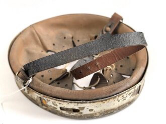 Stahlhelm Innenfutter für Wehrmacht Modell 1940 und 1942.  Für Glockengrüsse 66, Kopfgrösse 58, mit Kinnriemen. Neuzeitliche Fertigung