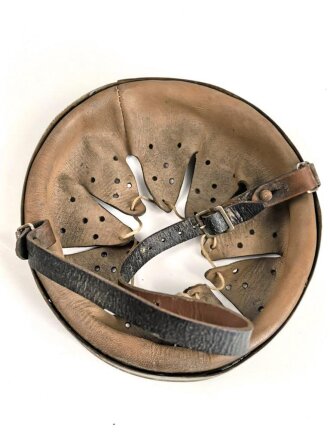 Stahlhelm Innenfutter für Wehrmacht Modell 1940 und 1942.  Für Glockengrüsse 66, Kopfgrösse 58, mit Kinnriemen. Neuzeitliche Fertigung