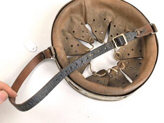Stahlhelm Innenfutter für Wehrmacht Modell 1940 und 1942.  Für Glockengrüsse 66, Kopfgrösse 58, mit Kinnriemen. Neuzeitliche Fertigung