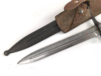 Schweden, Seitengewehr Modell 1896, im Koppelschuh. Ungereinigtes Stück