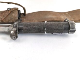 Schweden, Seitengewehr Modell 1896, im Koppelschuh. Ungereinigtes Stück