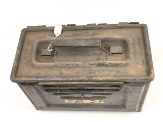 Frankreich, Gurtkasten / Munitionskasten für " 100 Cartouches do 12,7mm Modelle 1947. Datiert 1963. Ungereinigtes Stück