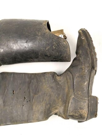 Kaiserreich und 1. Weltkrieg, Paar hohe Mannschaftsstiefel  für zum Beispiel Kürassiere. Ungereinigtes Paar, Sohlenlänge 29cm