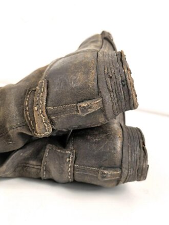 Kaiserreich und 1. Weltkrieg, Paar hohe Mannschaftsstiefel  für zum Beispiel Kürassiere. Ungereinigtes Paar, Sohlenlänge 29cm