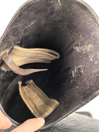 Kaiserreich und 1. Weltkrieg, Paar hohe Mannschaftsstiefel  für zum Beispiel Kürassiere. Ungereinigtes Paar, Sohlenlänge 29cm