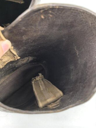 Kaiserreich und 1. Weltkrieg, Paar hohe Mannschaftsstiefel  für zum Beispiel Kürassiere. Ungereinigtes Paar, Sohlenlänge 29cm