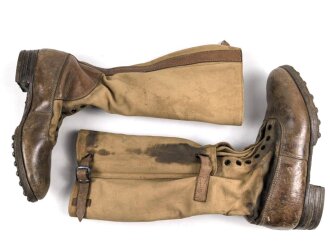 Paar Tropenstiefel für Angehörige der Luftwaffe. Ursprünglich nicht ganz paarig, aber aufgrund der Tragespuren sicherlich so getragenes Paar in gutem Gesamtzustand,  ungereinigt, Sohlenlänge 28,5cm