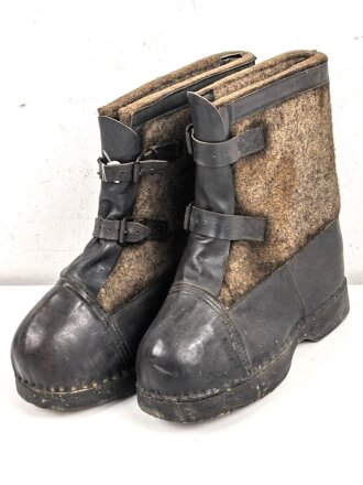 Paar Wachstiefel Wehrmacht, Filz mit Holzsohle, wurden...