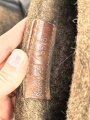 Paar Wachstiefel Wehrmacht, Filz mit Holzsohle, wurden über den normalen Stiefeln getragen. Kein Paar, aber optisch sehr ähnlich. Holzwurm in der Sohle