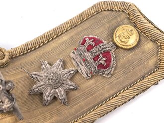 Großbritannien, Paar Epauletten für einen höheren Dienstgrad der Marine. Die Auflagen zum Teil gelöst