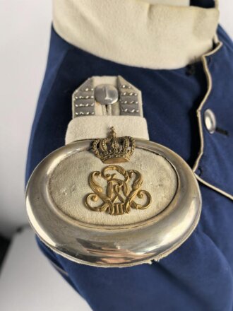Hannover, Ulanka für einen Angehörigen im Ulanen Regiment 13. Getragenes Eigentumstück mit leichtem Mottenschaden