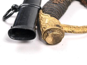 Preussen, Infanterie Offiziers Degen IOD Modell 1889 in Luxusausführung. Guter Gesamtzustand, die Scheide alt überlackiert. das Klappgefäß bleibt nicht am Griffstück, sondern klappt in seine jetztige Form zurück.