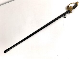 Preussen, Infanterie Offiziers Degen IOD Modell 1889 in Luxusausführung. Guter Gesamtzustand, die Scheide alt überlackiert. das Klappgefäß bleibt nicht am Griffstück, sondern klappt in seine jetztige Form zurück.