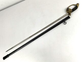 Preussen, Infanterie Offiziers Degen IOD Modell 1889 in Luxusausführung. Guter Gesamtzustand, die Scheide alt überlackiert. das Klappgefäß bleibt nicht am Griffstück, sondern klappt in seine jetztige Form zurück.