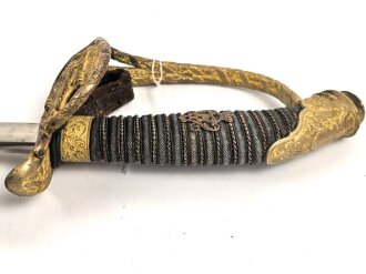 Preussen, Infanterie Offiziers Degen IOD Modell 1889 in Luxusausführung. Guter Gesamtzustand, die Scheide alt überlackiert. das Klappgefäß bleibt nicht am Griffstück, sondern klappt in seine jetztige Form zurück.