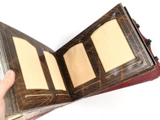 Preussen, Säbeltasche als Fotoalbum. " Dem Premier Lieutenant von Francken dse Offizier Corps des 2. Westfälischen Husaren Regiments Nr. 11"