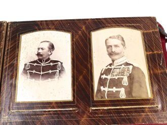Preussen, Säbeltasche als Fotoalbum. " Dem Premier Lieutenant von Francken dse Offizier Corps des 2. Westfälischen Husaren Regiments Nr. 11"